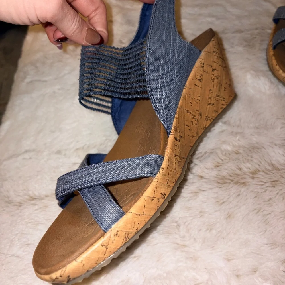 Skechers Beverlee High Tea Wedge Sandals Size 8 Black Yoga Foam Comfort 💙 - Picture 2 of 8